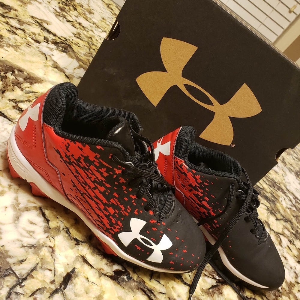 Youth UA baseball cleats
